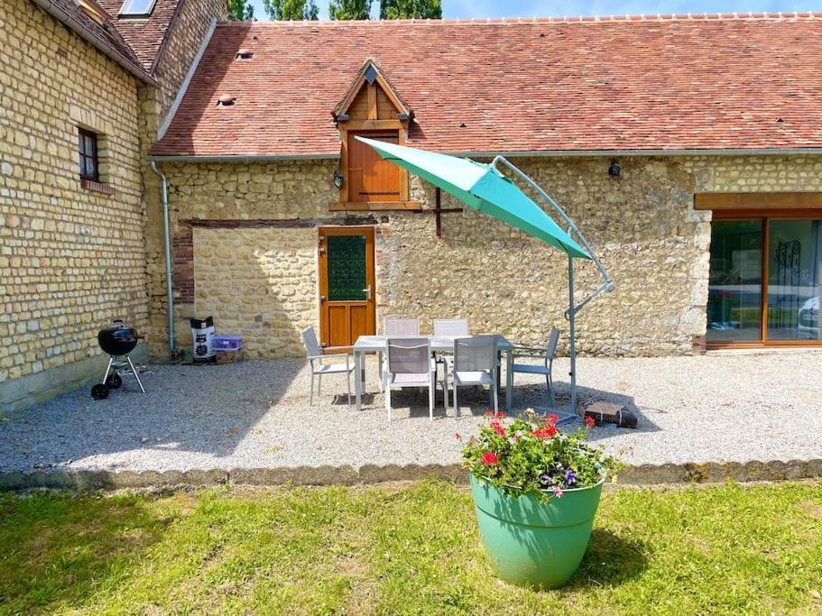 Maison De Campagne Paisible La Mesniere Bagian luar foto